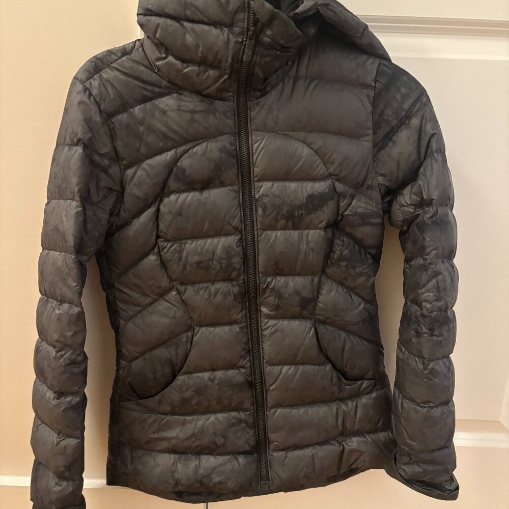 Lululemon Goose Down Puffer Women's Jacket Size 2
